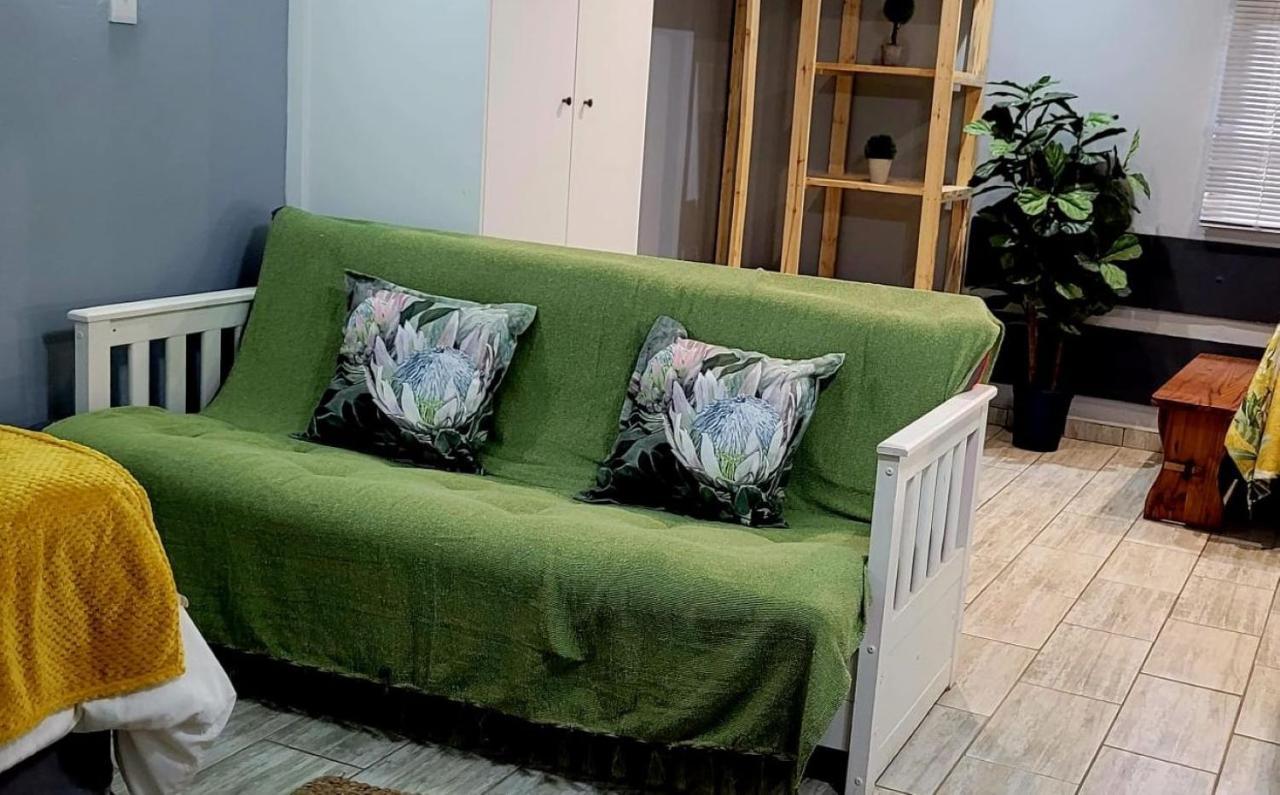 Graceland Guesthouse Potchefstroom Zewnętrze zdjęcie
